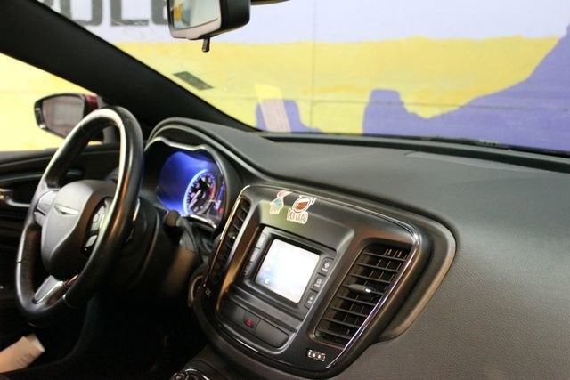 2016 Chrysler 200 S