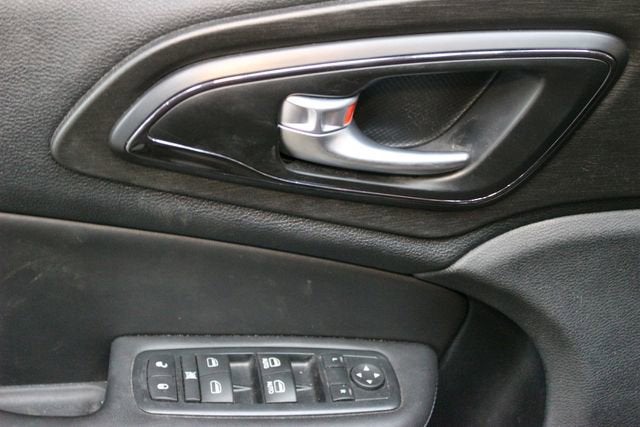 2016 Chrysler 200 S