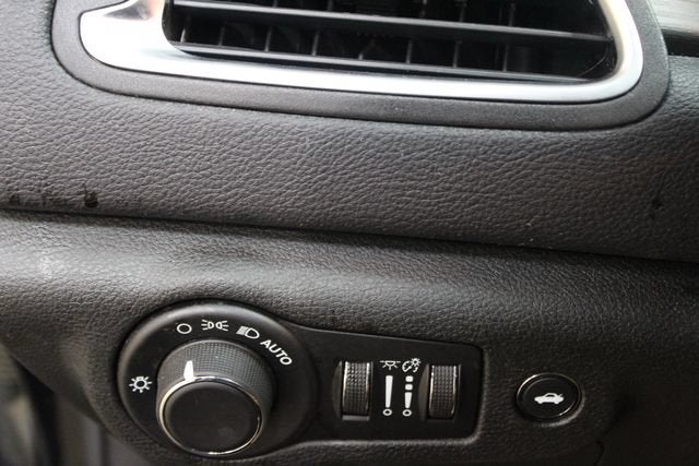 2015 Chrysler 200 LX