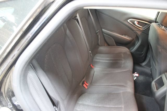 2015 Chrysler 200 LX