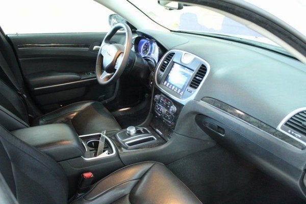 2023 Chrysler 300 Touring L