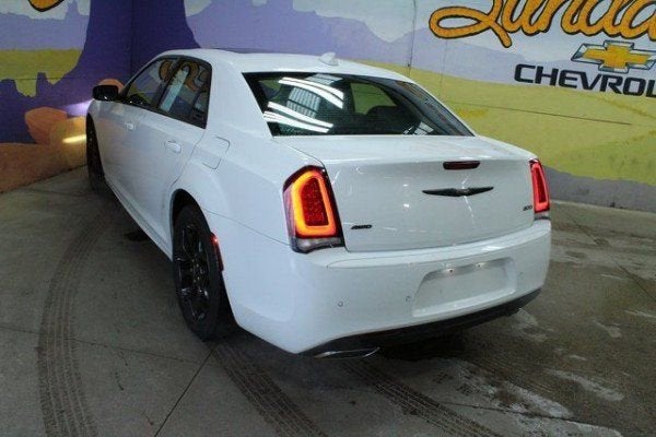 2023 Chrysler 300 Touring L