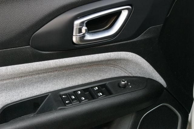 2023 Jeep Compass Latitude Lux FWD