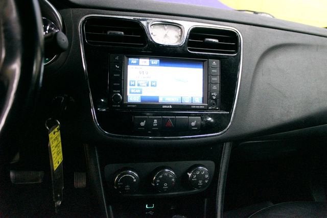 2012 Chrysler 200 Limited