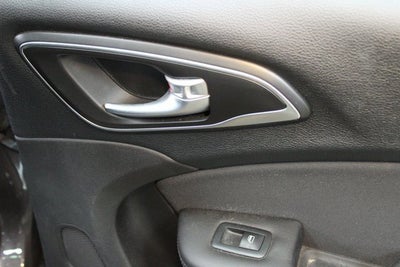 2016 Chrysler 200 Limited