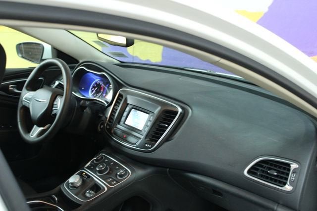 2016 Chrysler 200 LX