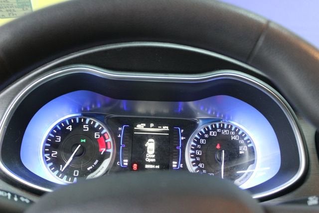 2016 Chrysler 200 LX