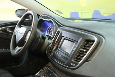 2016 Chrysler 200 LX