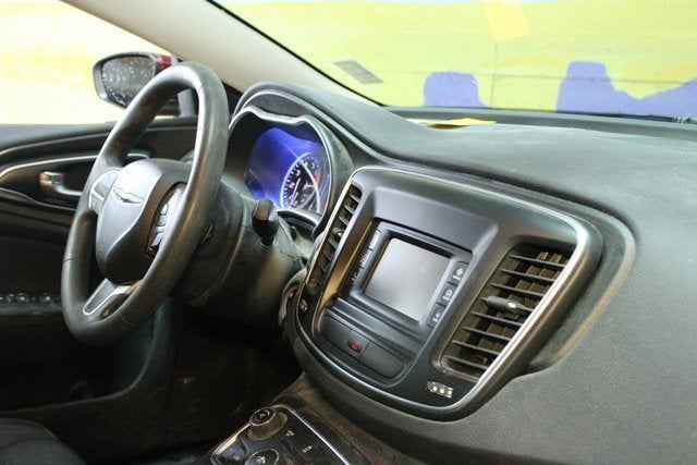 2016 Chrysler 200 LX