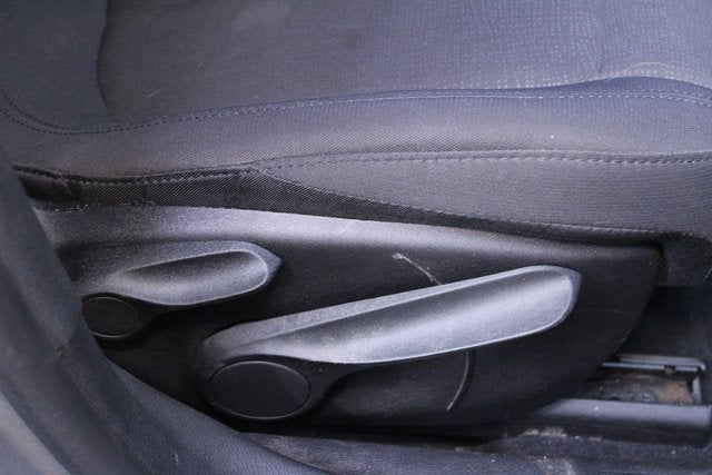 2016 Chrysler 200 LX