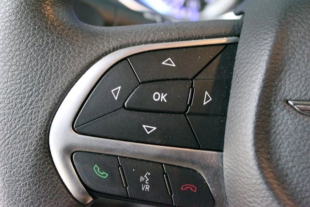 2016 Chrysler 200 LX