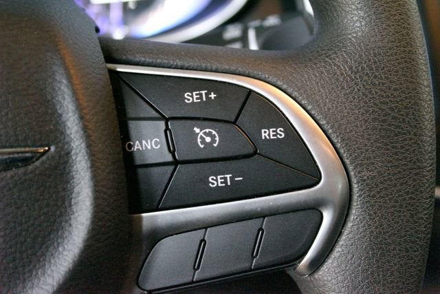 2016 Chrysler 200 LX