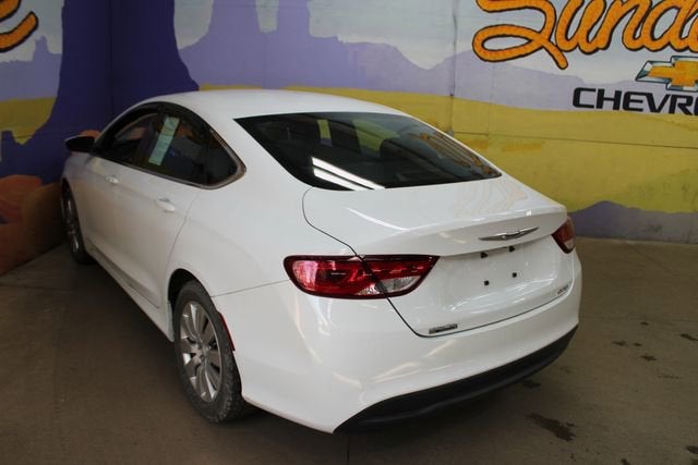 2016 Chrysler 200 LX