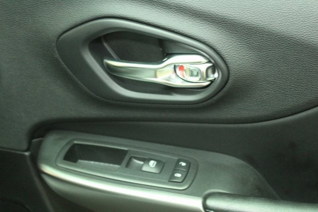 2019 Jeep Cherokee Sport