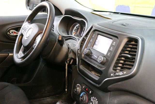 2019 Jeep Cherokee Sport