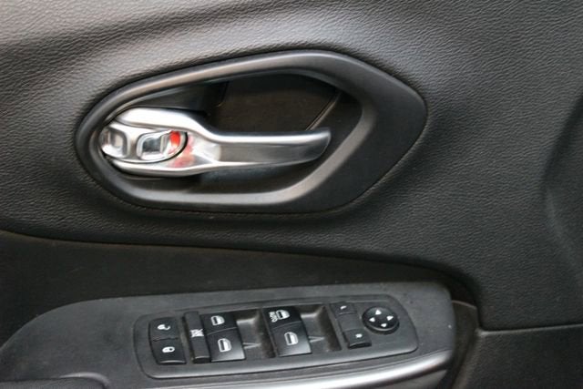 2019 Jeep Cherokee Sport