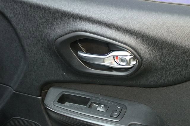 2017 Jeep Cherokee Sport