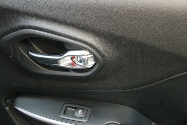 2019 Jeep Cherokee Sport