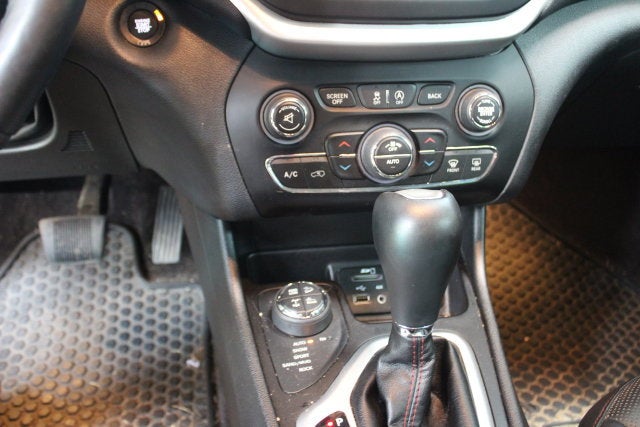 2017 Jeep Cherokee L Plus Pkg