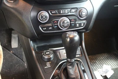 2019 Jeep Cherokee Overland