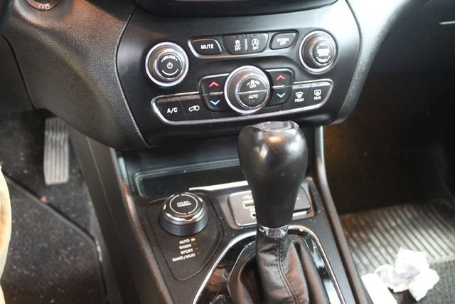2019 Jeep Cherokee Overland