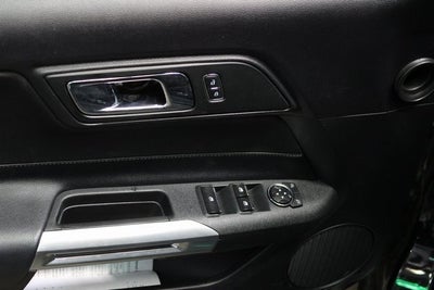 2017 Ford Mustang V6