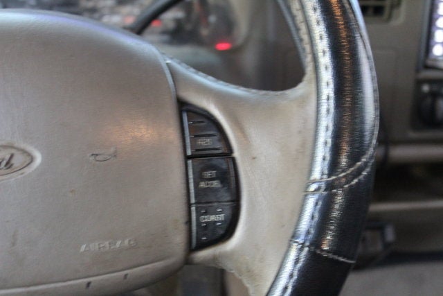 2001 Ford Super Duty F-350 DRW XL
