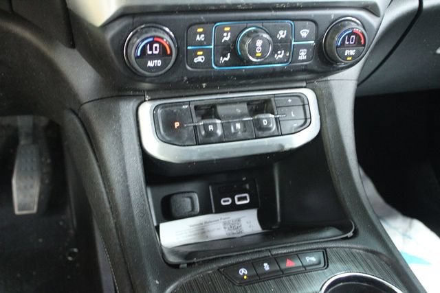 2021 GMC Acadia SLT