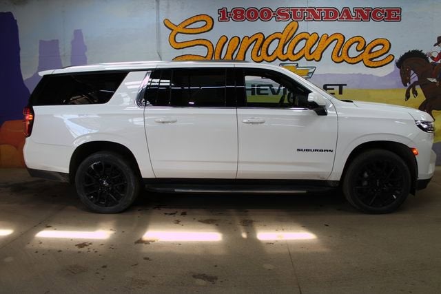 2023 Chevrolet Suburban LT