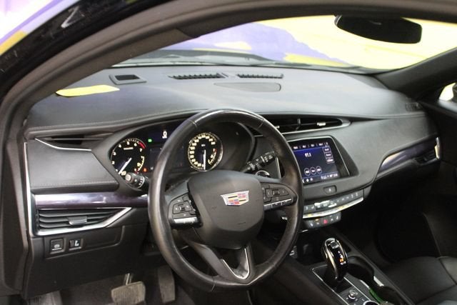 2022 Cadillac XT4 Luxury
