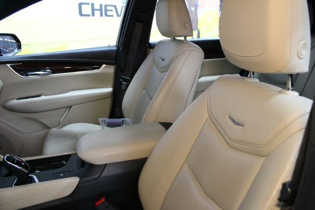 2017 Cadillac XT5 Luxury FWD