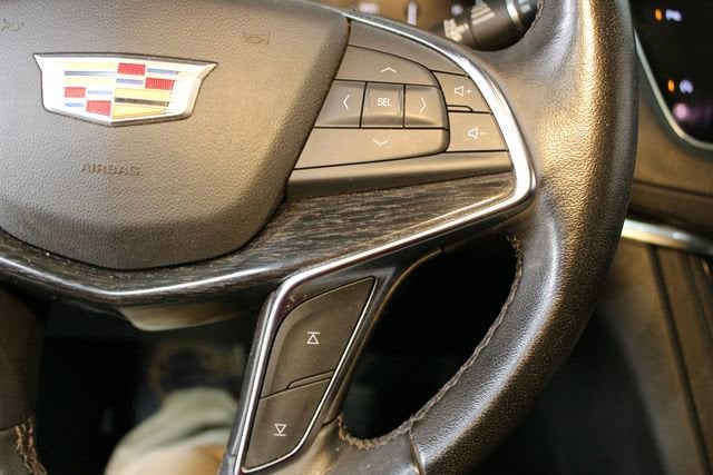 2022 Cadillac XT5 Premium Luxury