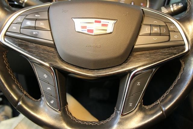 2022 Cadillac XT5 Premium Luxury