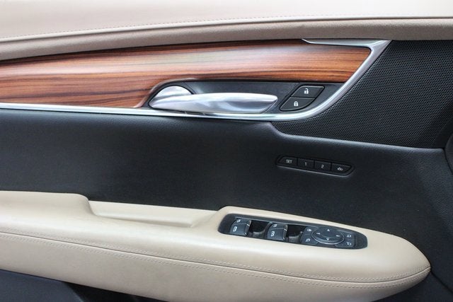 2017 Cadillac XT5 Platinum AWD