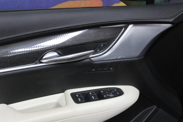 2023 Cadillac XT5 Sport