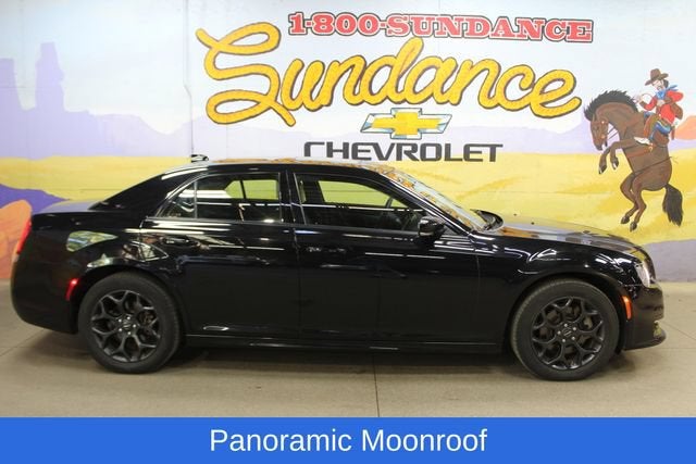 2023 Chrysler 300 Touring L