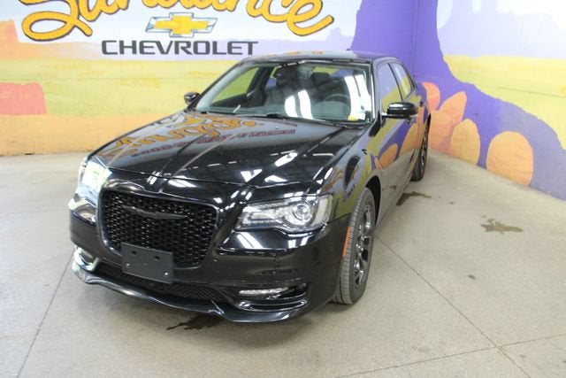 2023 Chrysler 300 Touring L