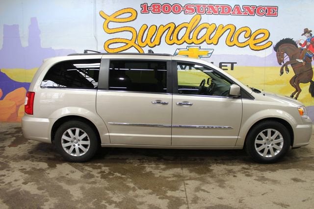 2016 Chrysler Town & Country Touring