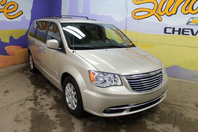 2016 Chrysler Town & Country Touring