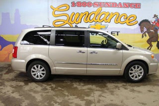 2016 Chrysler Town &amp; Country Touring