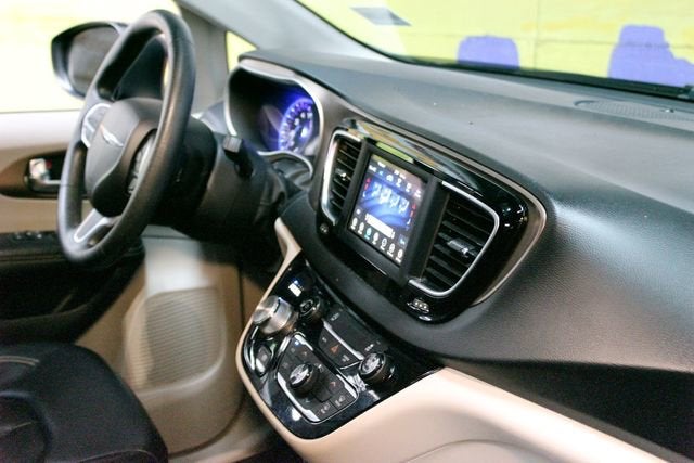 2020 Chrysler Voyager LXI