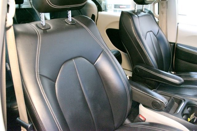 2020 Chrysler Voyager LXI