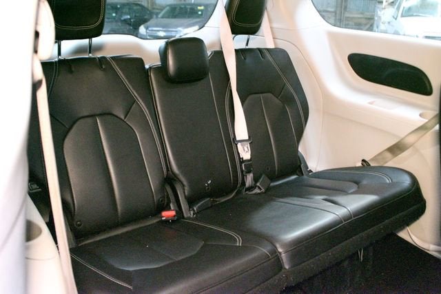 2020 Chrysler Voyager LXI