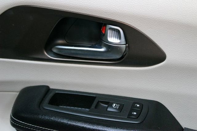 2020 Chrysler Voyager LXI