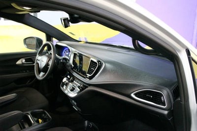 2023 Chrysler Pacifica Touring