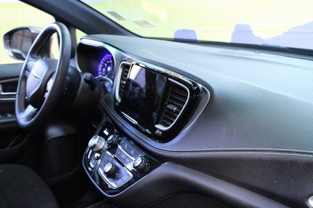 2022 Chrysler Pacifica Touring