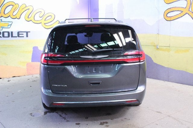 2022 Chrysler Pacifica Touring