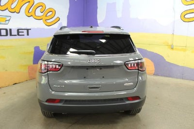 2023 Jeep Compass Latitude Lux FWD