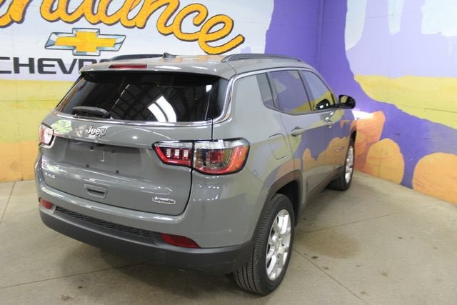 2023 Jeep Compass Latitude Lux FWD