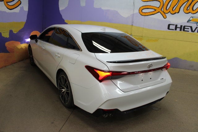 2019 Toyota Avalon XLE